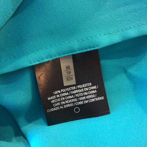 Tahari blouse - Picture 6 of 6